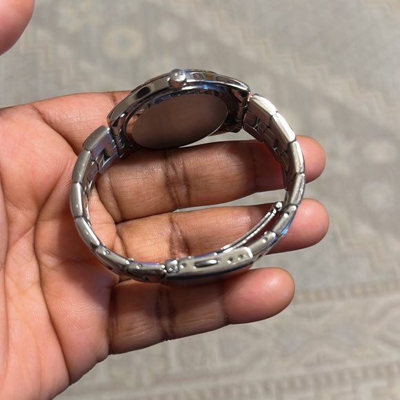 CITIZEN MENS SILVER COLOR WATCH WITH NEW BATTERY WORK PERFECT - Picture 4 of 15